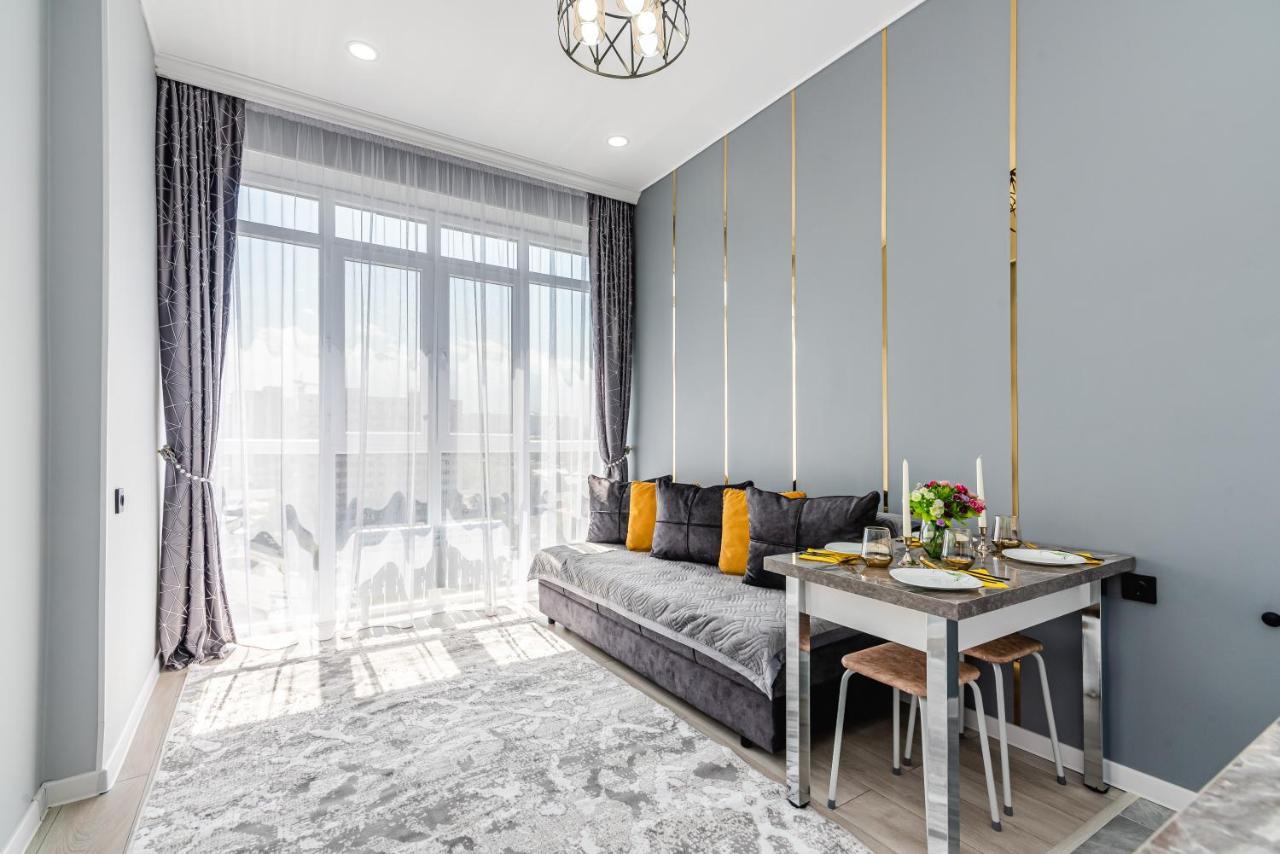 Heaven 10 Apartment Almaty Exterior photo